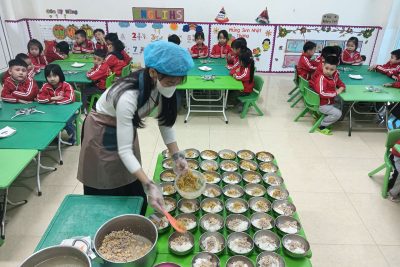 [MN B TÂN THANH] Trường Mầm non B Tân Thanh xây dựn thực đơn phù hợp với lứa tuổi nhằm nâng cac chất lượng chăm sóc nuôi dưỡng trẻ